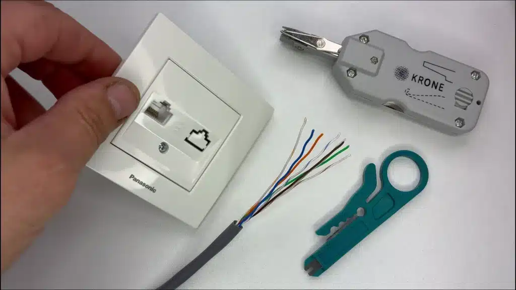 Как се свързва розетка за интернет (LAN\RJ45 контакт)